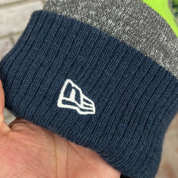 Seahawks Beanie - Picture 3 of 4